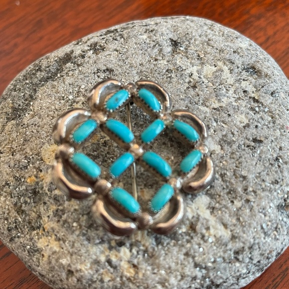 Vintage Zuni Native American Turquoise Needlepoint Pin Pendant - Picture 3 of 13